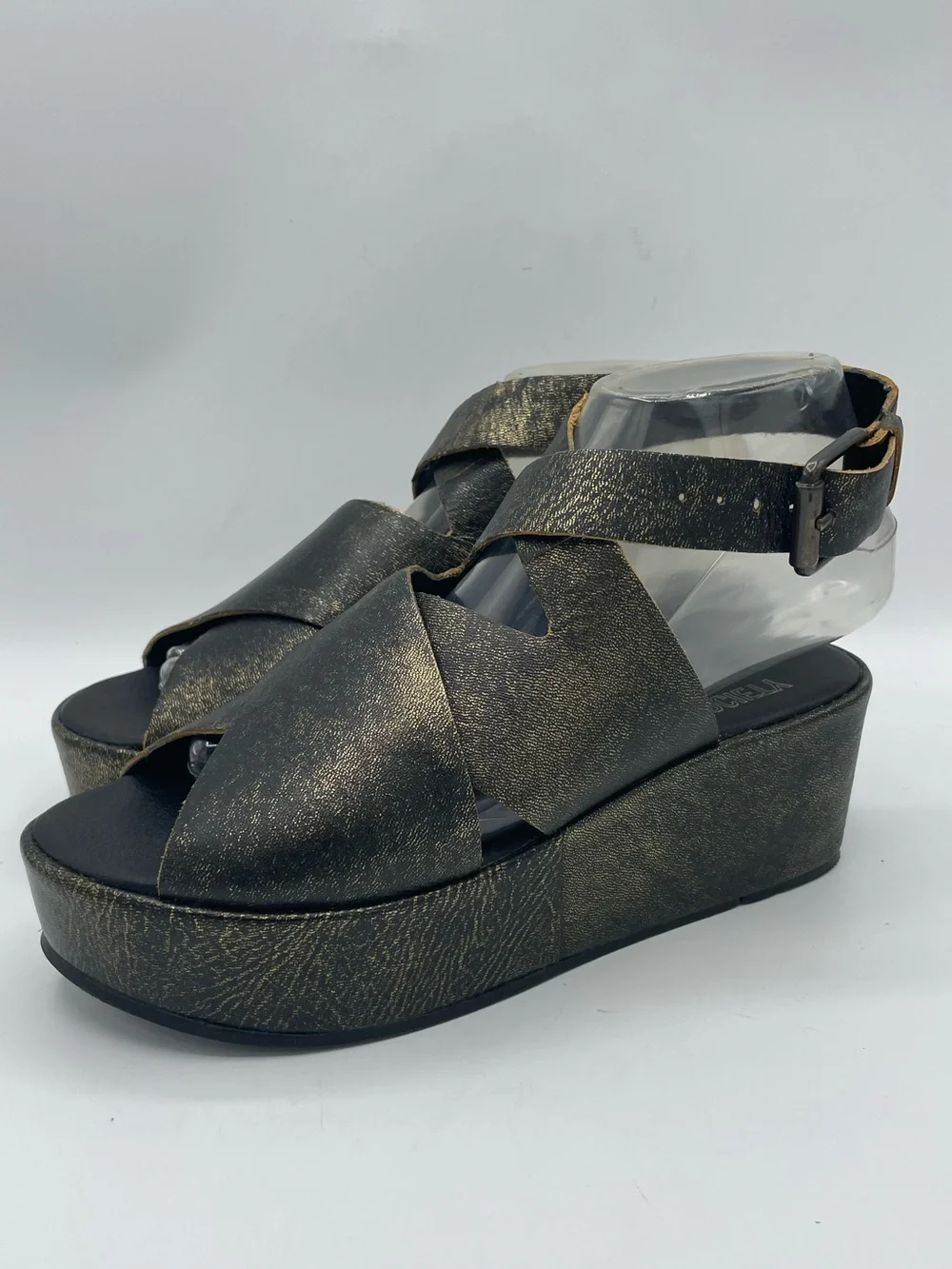 Amuse Society x Matisse Black Leather Platform Sandals Gold Metallic Wash